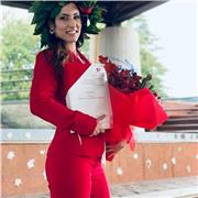 Laureata in Giurisprudenza con certificati e abilitazioni previsti per l'insegnamento in materie giuridiche ed economiche